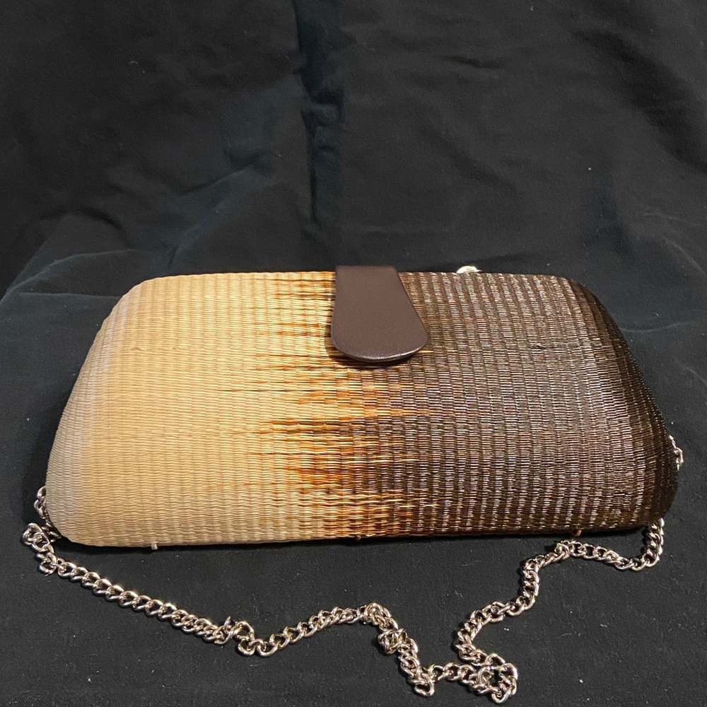 Le Sac Kultura Hardshell bag with Silver Chain. Tan and Brown.